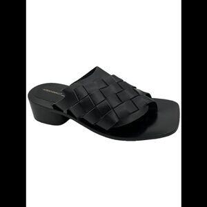 INTENTIONALLY BLANK Woven Leather Sandals Black - Medium